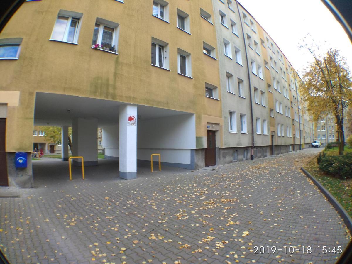 2120 Przyjazni 4 - Tanie Pokoje - Samodzielne Zameldowanie - Self Check In Познань Экстерьер фото