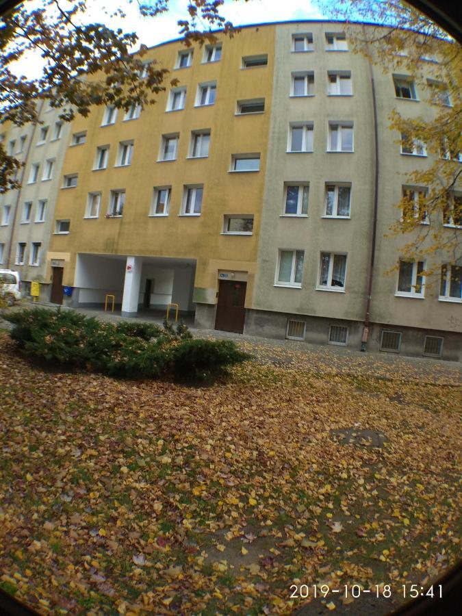 2120 Przyjazni 4 - Tanie Pokoje - Samodzielne Zameldowanie - Self Check In Познань Экстерьер фото