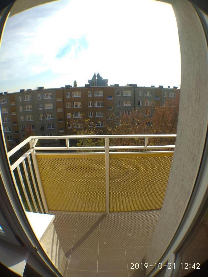 2120 Przyjazni 4 - Tanie Pokoje - Samodzielne Zameldowanie - Self Check In Познань Экстерьер фото