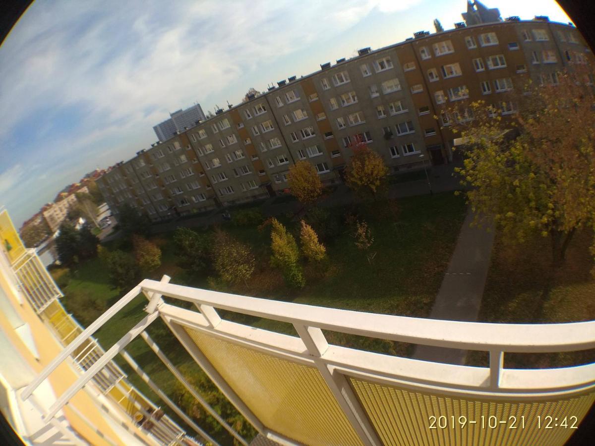 2120 Przyjazni 4 - Tanie Pokoje - Samodzielne Zameldowanie - Self Check In Познань Экстерьер фото